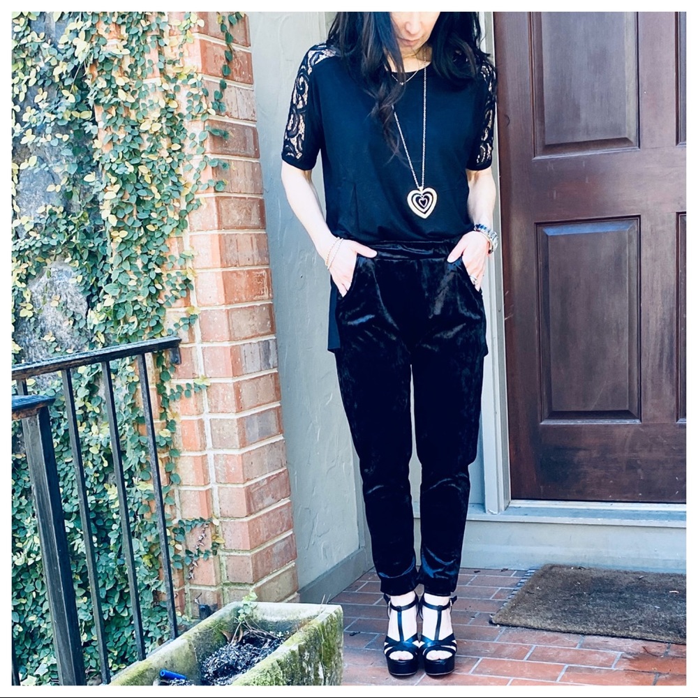✨MADE IN ITALY✨Velvet chic joggers - Picture 3 of 7